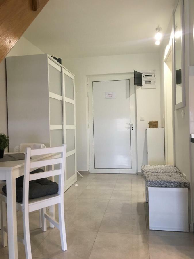 Apartman Govic อูมัค ภายนอก รูปภาพ