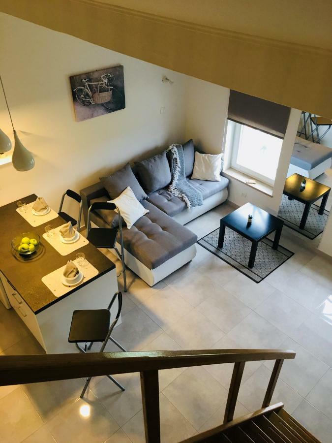 Apartman Govic อูมัค ภายนอก รูปภาพ