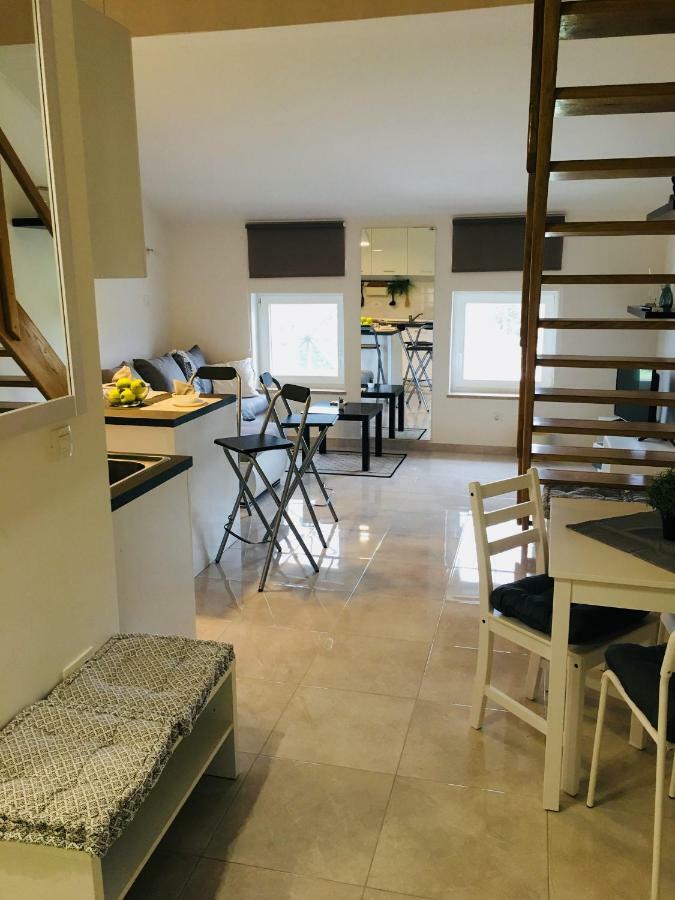 Apartman Govic อูมัค ภายนอก รูปภาพ